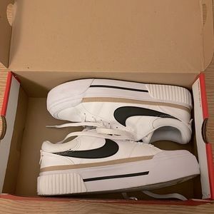Nike Court Legacy Life Women’s size 7.5
